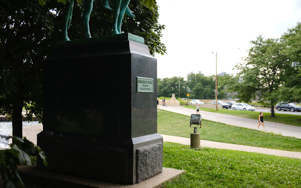 David Bernie Photos Photography Native Chicago American A Signal of Peace Monument Cyrus Edwin Dallin 1890