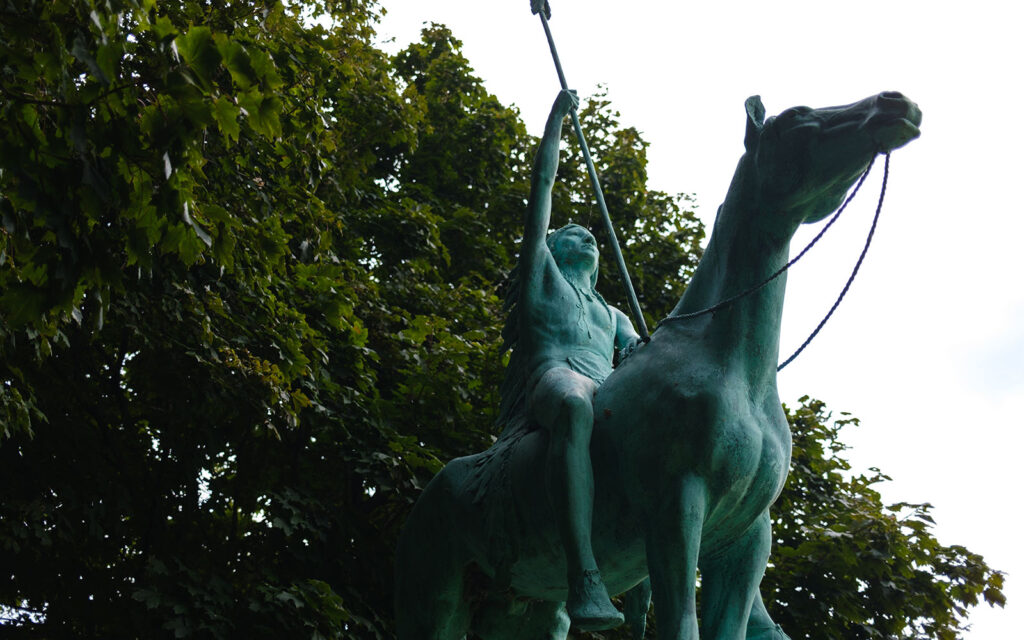 David Bernie Photos Photography Native Chicago American A Signal of Peace Monument Cyrus Edwin Dallin 1890