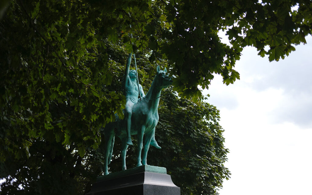 David Bernie Photos Photography Native Chicago American A Signal of Peace Monument Cyrus Edwin Dallin 1890